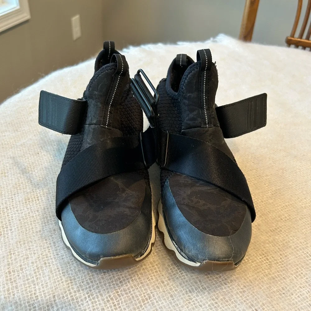 Sorel sneakers size 7.5